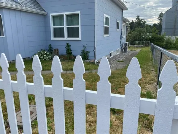 $375,000 | 327 South Crosby Street, Tekoa, WA 99033