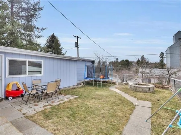 $375,000 | 327 South Crosby Street, Tekoa, WA 99033