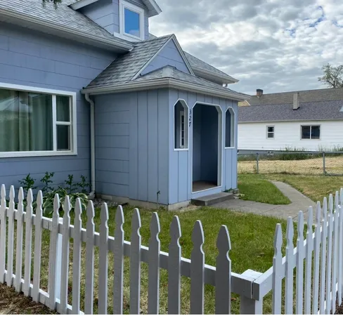 $375,000 | 327 South Crosby Street, Tekoa, WA 99033