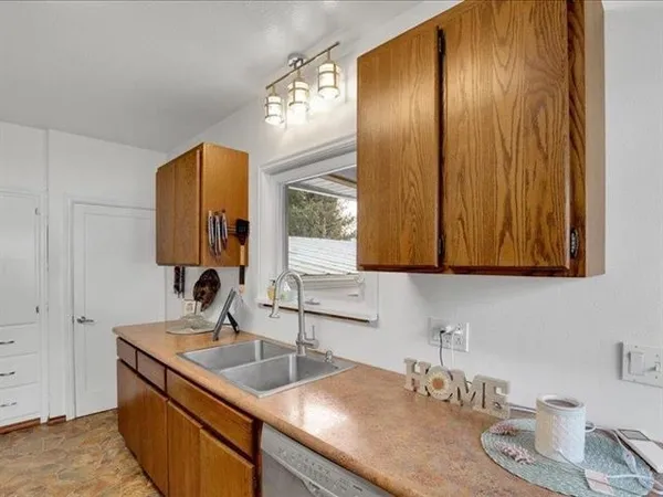 $375,000 | 327 South Crosby Street, Tekoa, WA 99033