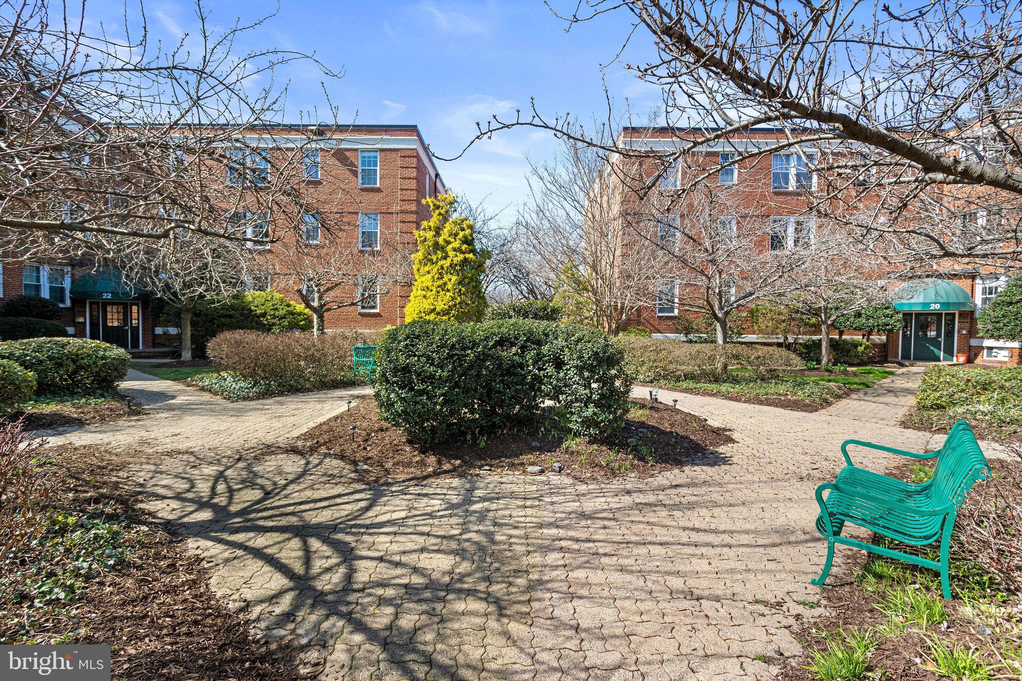22 South Old Glebe Road, Unit 201D Arlington, VA 22204 - Photo 25 of 39 Common Grounds