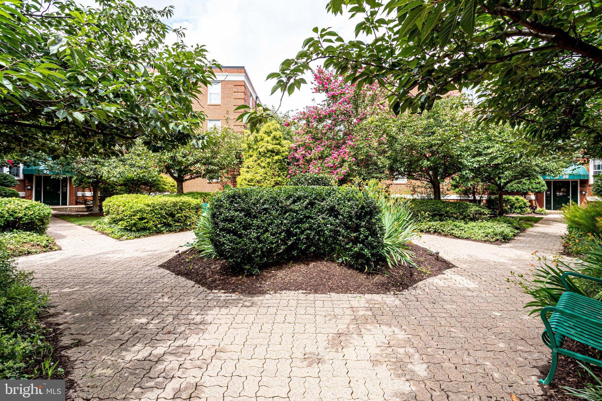22 South Old Glebe Road, Unit 201D Arlington, VA 22204 - Photo 28 of 39 Common Grounds
