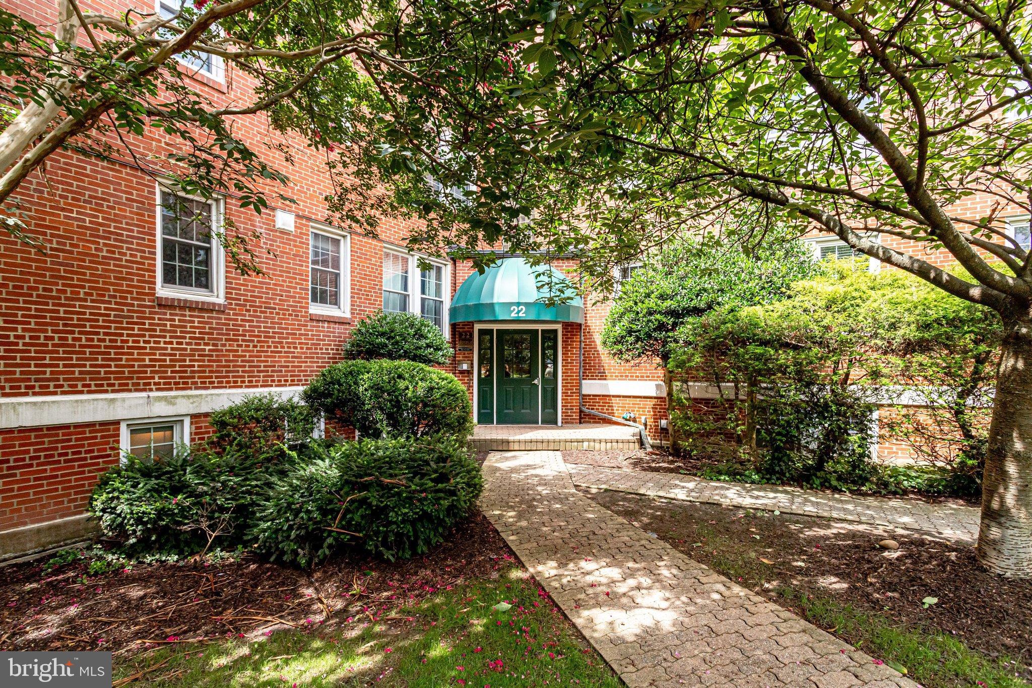 22 South Old Glebe Road, Unit 201D Arlington, VA 22204 - Photo 32 of 39 Condo Exterior