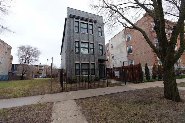 $2,950 | 4608 South Indiana Avenue, Unit 1, Chicago, IL 60653