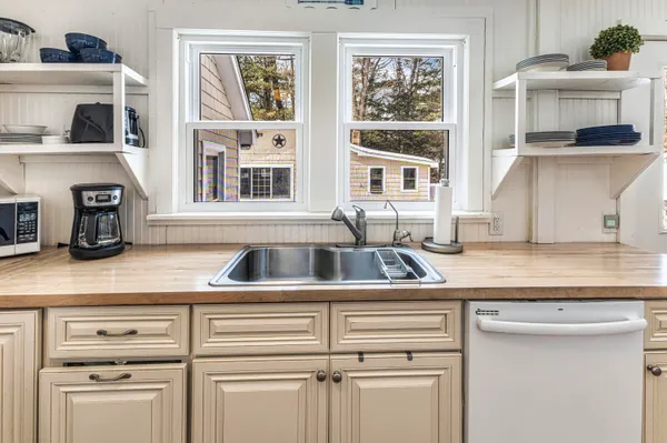 $289,000 | 4472 West Higgins Lake Drive, Roscommon, MI 48653