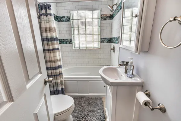 $289,000 | 4472 West Higgins Lake Drive, Roscommon, MI 48653