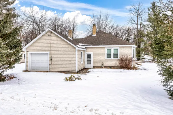 $289,000 | 4472 West Higgins Lake Drive, Roscommon, MI 48653