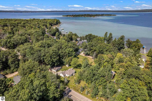 $289,000 | 4472 West Higgins Lake Drive, Roscommon, MI 48653