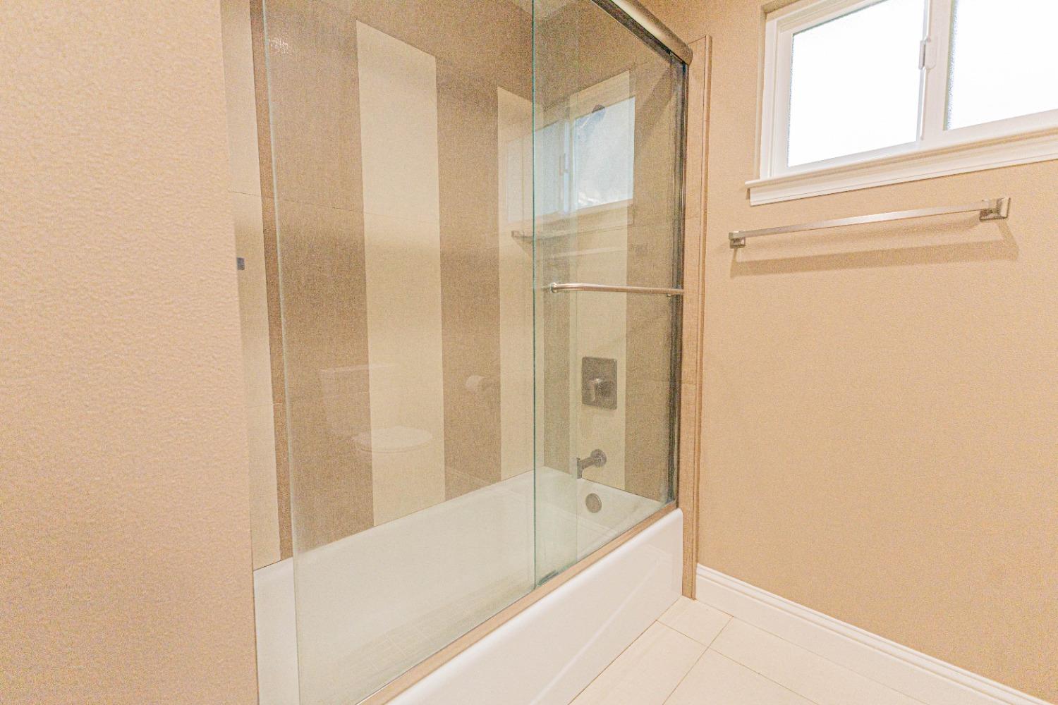 396 West Sycamore Avenue Reedley, CA 93654 - Photo 11 of 19 Gallery Image 11