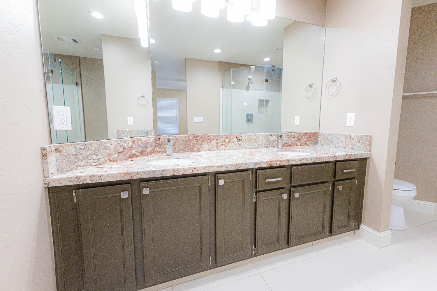 396 West Sycamore Avenue Reedley, CA 93654 - Photo 17 of 19 Gallery Image 17