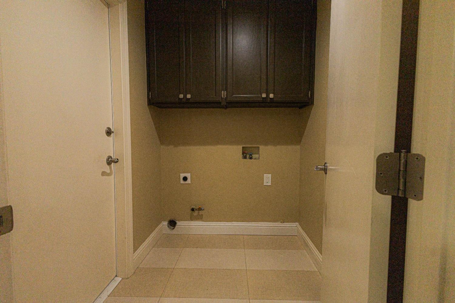 396 West Sycamore Avenue Reedley, CA 93654 - Photo 9 of 19 Gallery Image 9