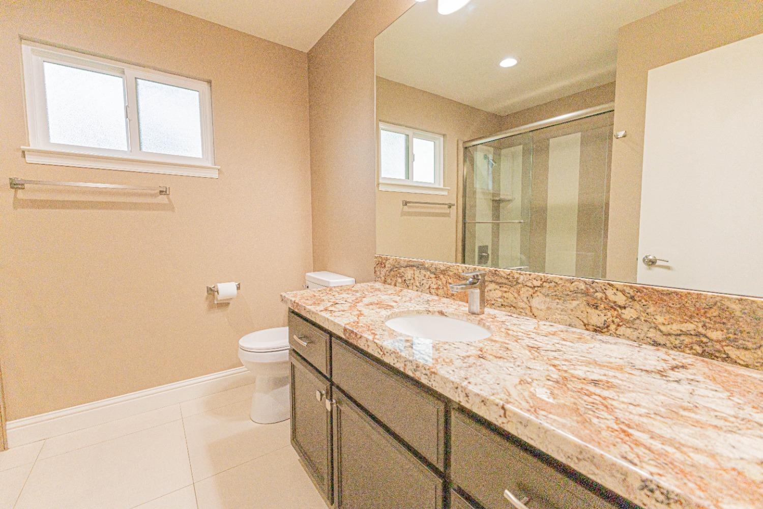 396 West Sycamore Avenue Reedley, CA 93654 - Photo 10 of 19 Gallery Image 10