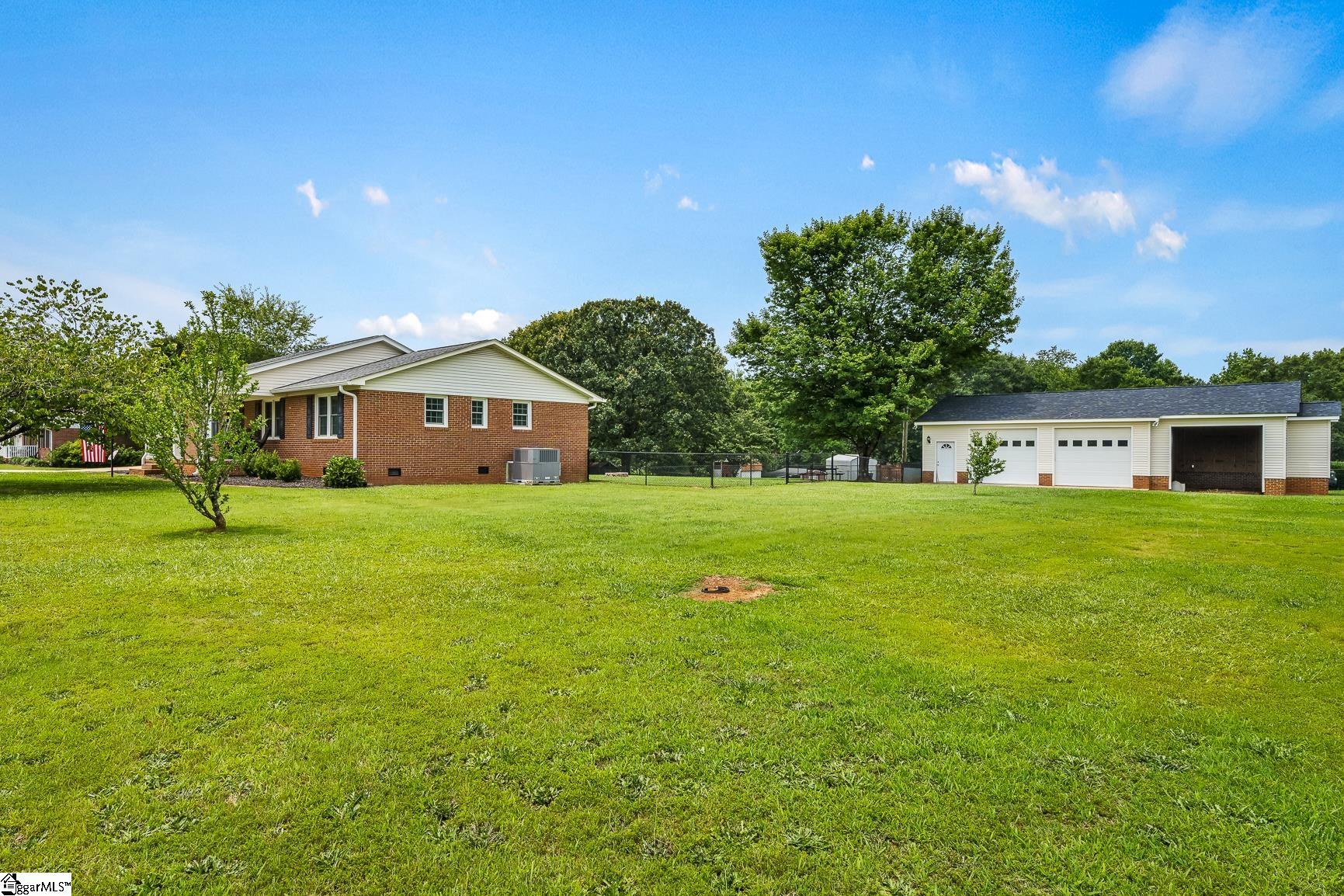 304 Hogg Road Williamston, SC 29697 - Photo 3 of 34