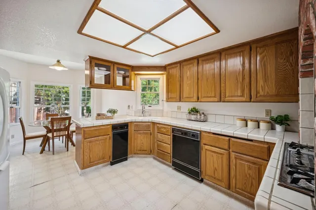 $1,525,000 | 681 Heirloom Court, San Jose, CA 95127