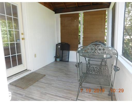 669 Allen Street Springfield, MA 01118 - Photo 6 of 35