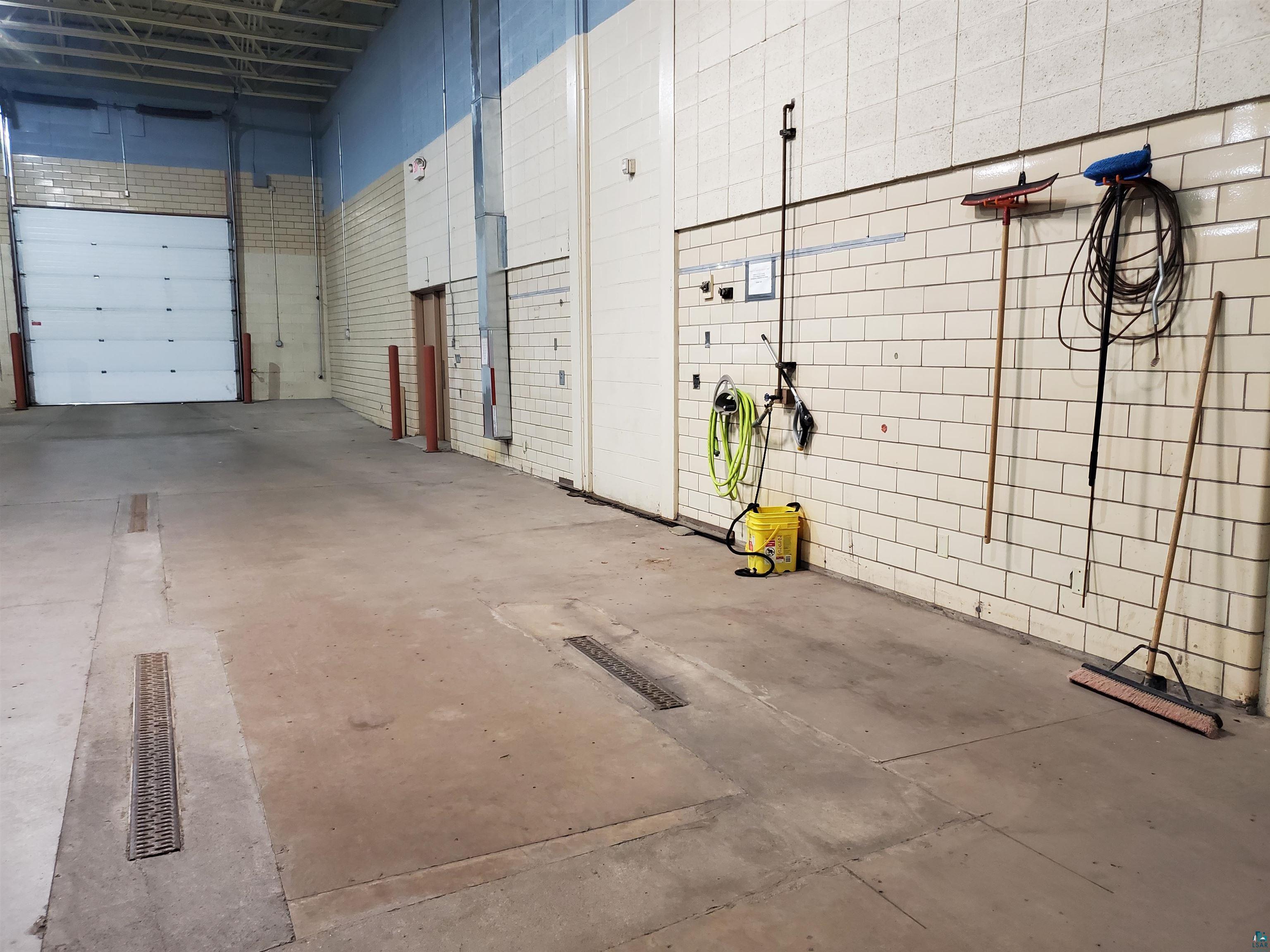 35 2nd Street, Unit 14 Proctor, MN 55810 - Photo 8 of 27 Car wash area