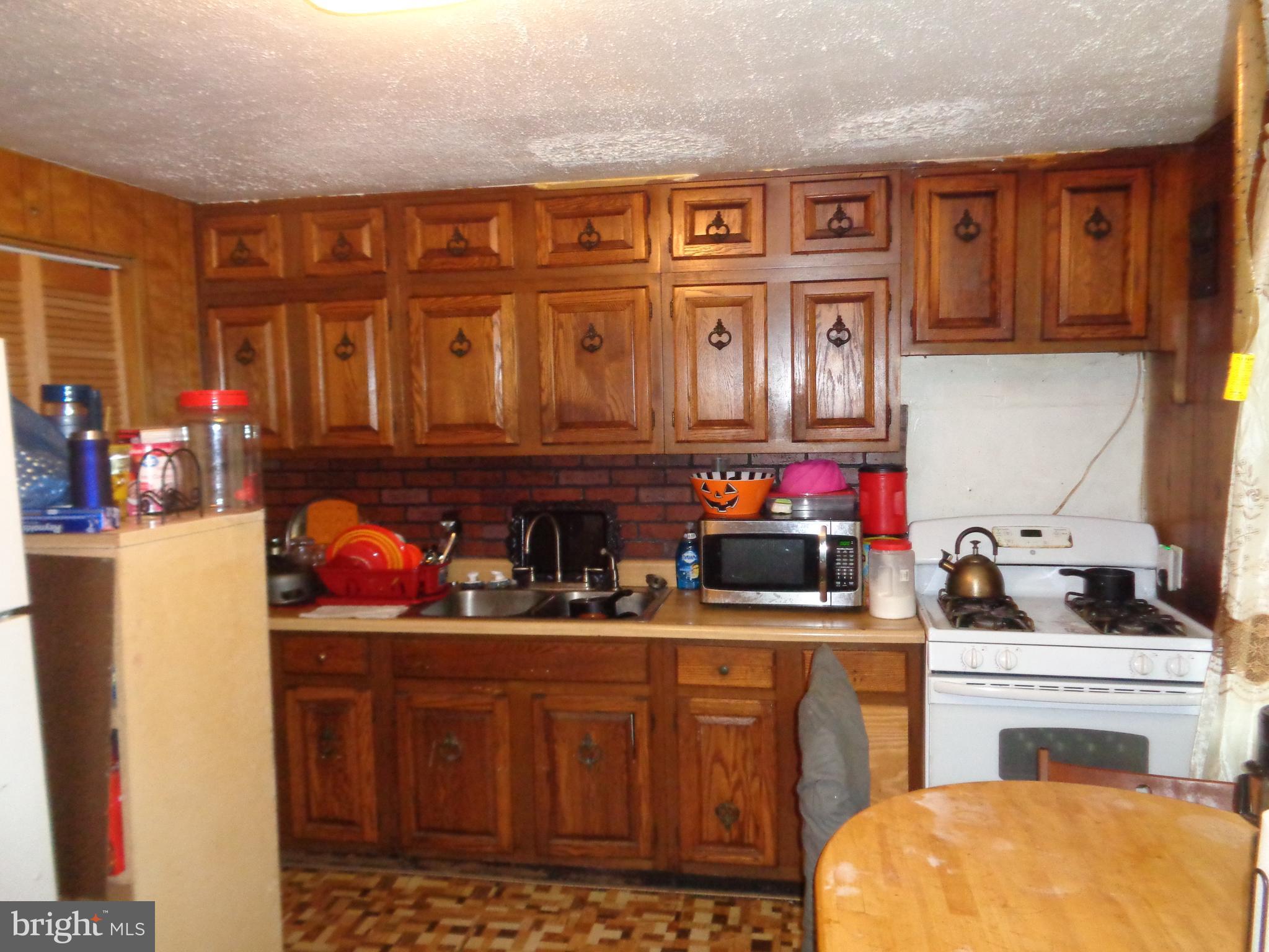 2611 Rittenhouse Avenue Baltimore, MD 21230 - Photo 5 of 8 Kitchen