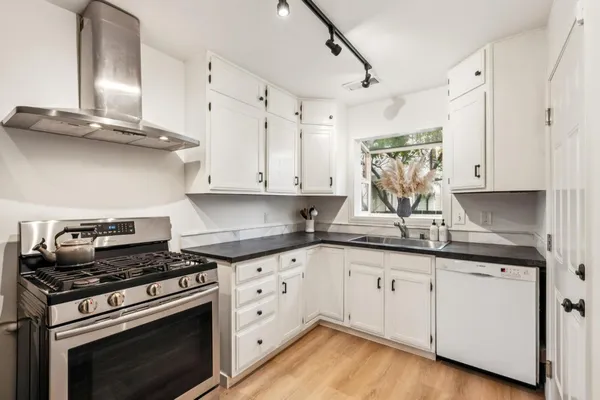$1,199,000 | 499 Sonora Avenue, El Granada, CA 94019
