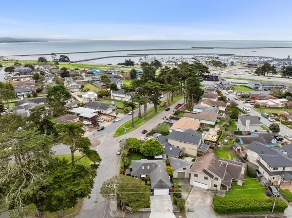 $1,199,000 | 499 Sonora Avenue, El Granada, CA 94019