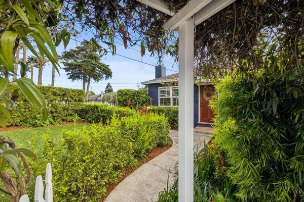 $1,199,000 | 499 Sonora Avenue, El Granada, CA 94019