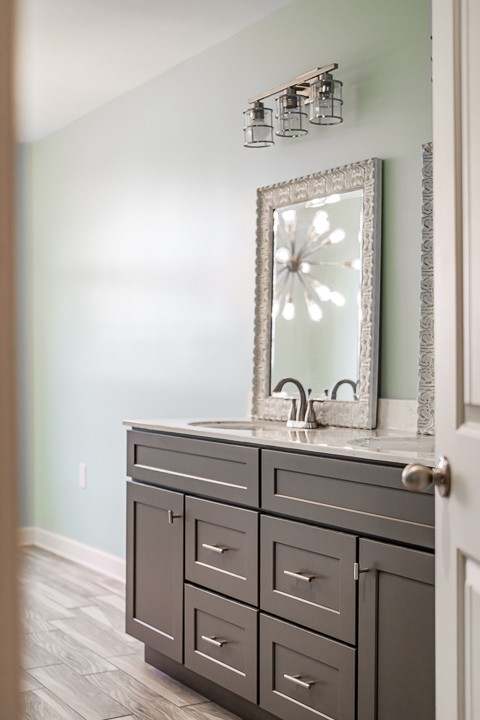 372 Bell Road Morrison, TN 37357 - Photo 40 of 46 a view of mirror and cabinets