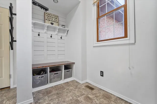 $475,000 | 8 Stetson Drive, Bloomington, IL 61701