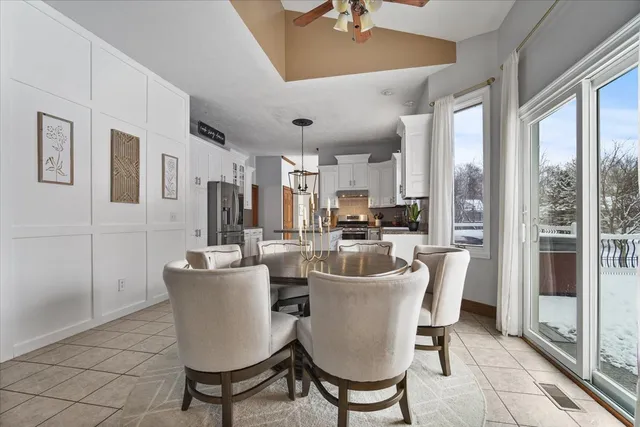 $475,000 | 8 Stetson Drive, Bloomington, IL 61701