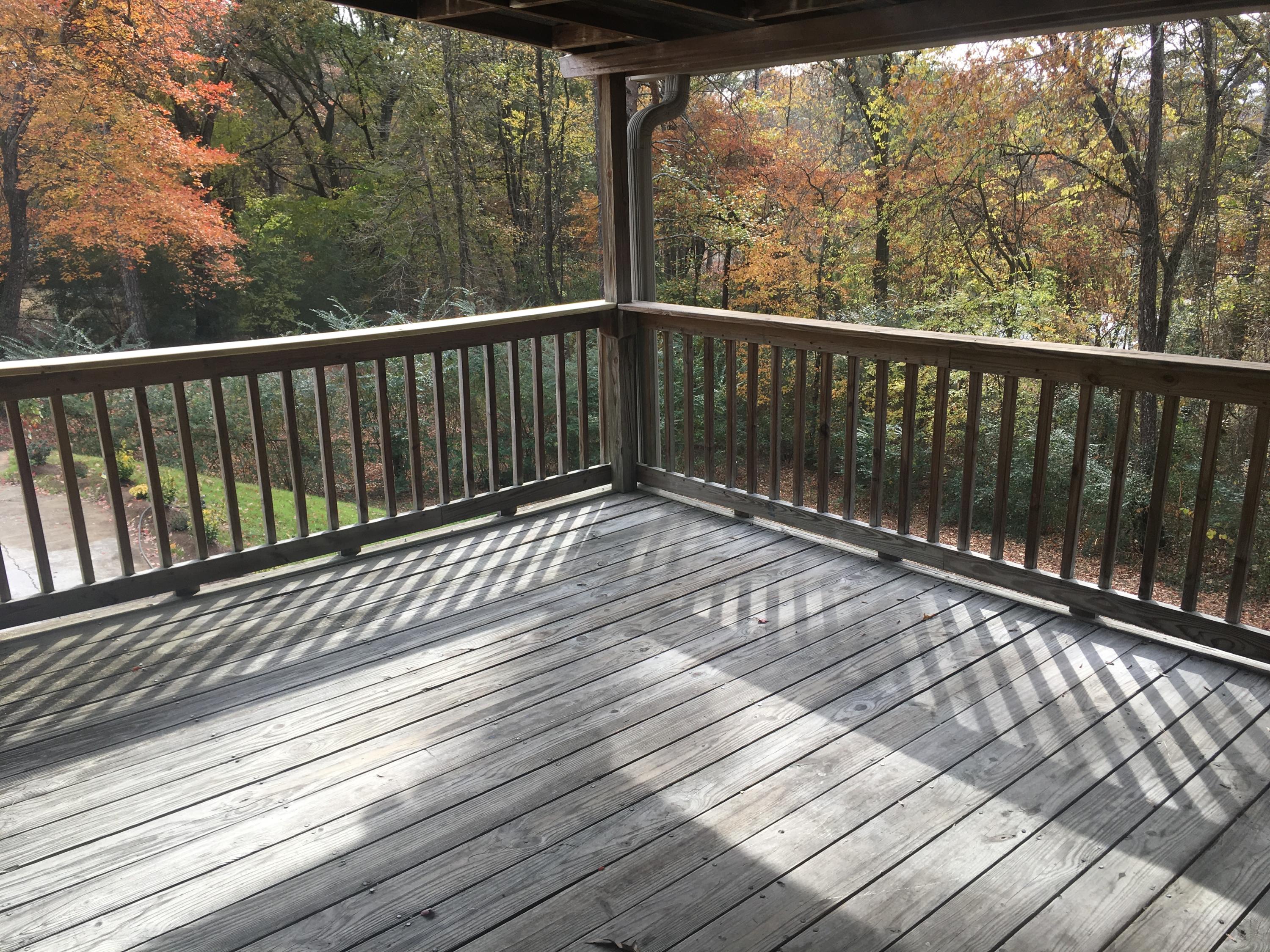 1044 Hill Crest Road Hixson, TN 37343 - Photo 14 of 19 Back Deck