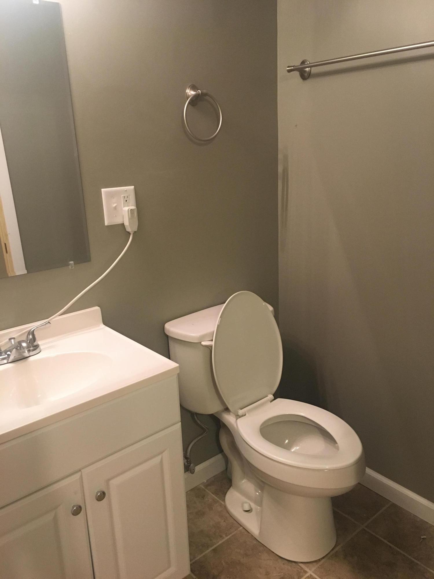 1044 Hill Crest Road Hixson, TN 37343 - Photo 17 of 19 Full Bath in Basement