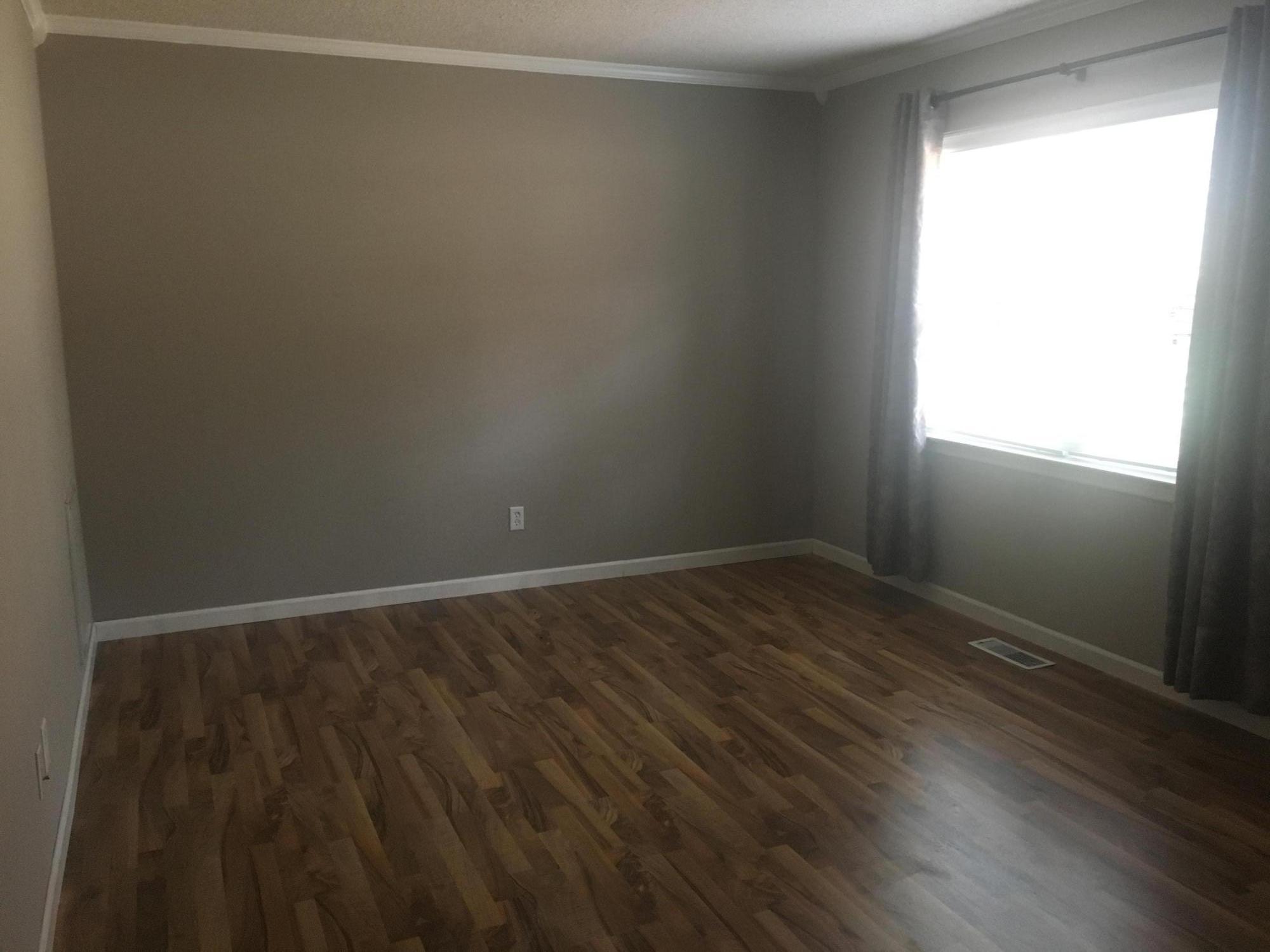 1044 Hill Crest Road Hixson, TN 37343 - Photo 5 of 19 Living Room