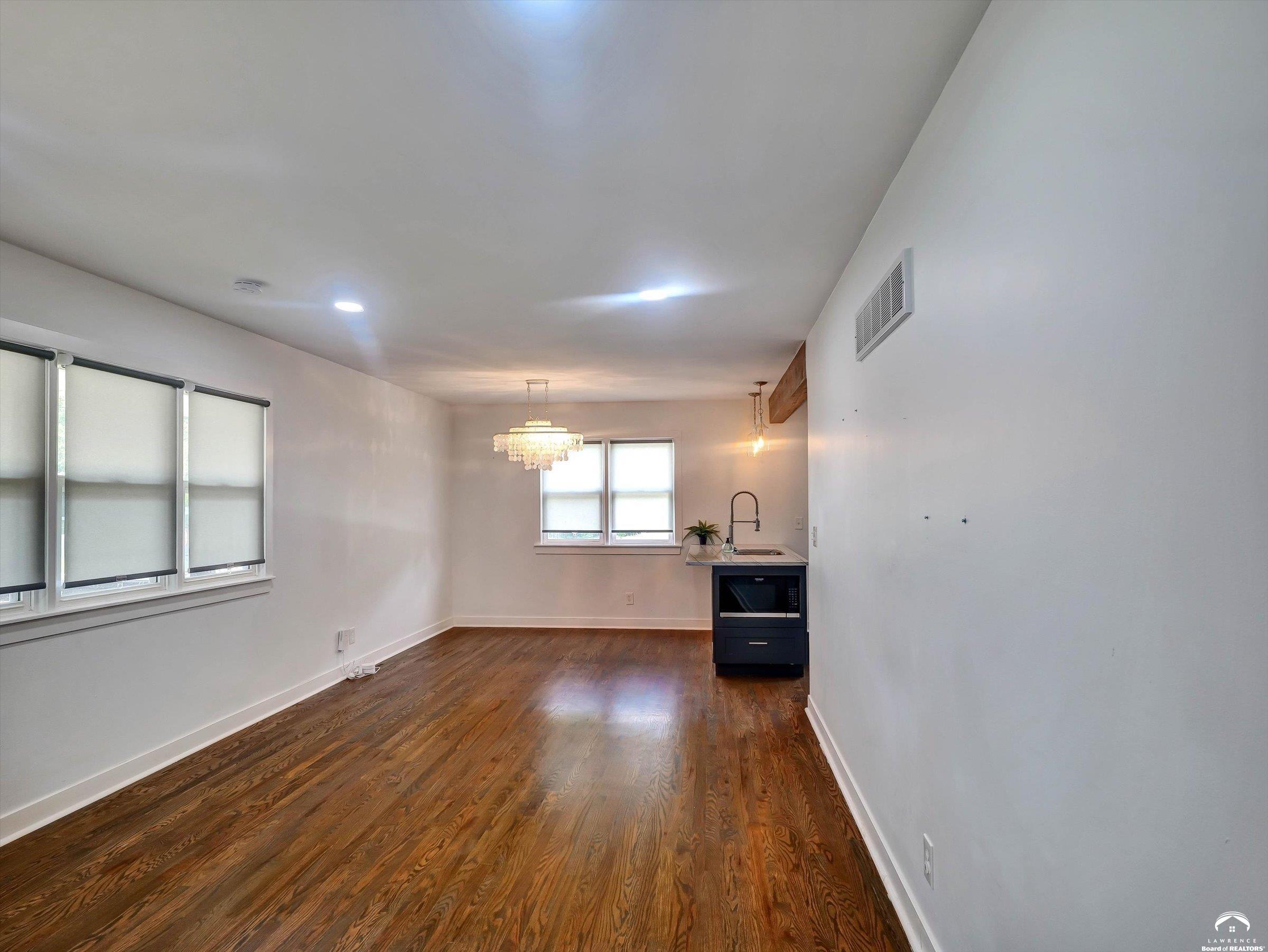 7002 Nieman Road Shawnee, KS 66203 - Photo 5 of 36 Gallery Image 5