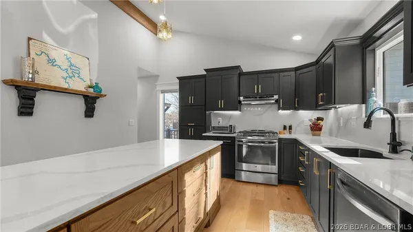 $1,400,000 | 1073 Country Club Drive, Lake Ozark, MO 65049