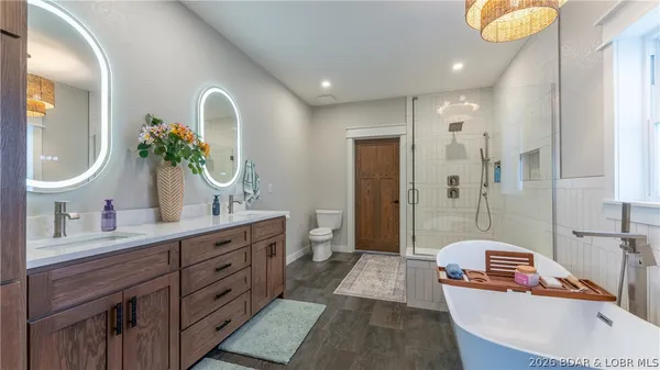 $1,400,000 | 1073 Country Club Drive, Lake Ozark, MO 65049