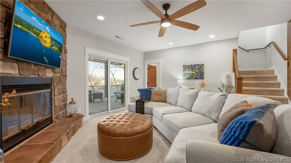 $1,400,000 | 1073 Country Club Drive, Lake Ozark, MO 65049