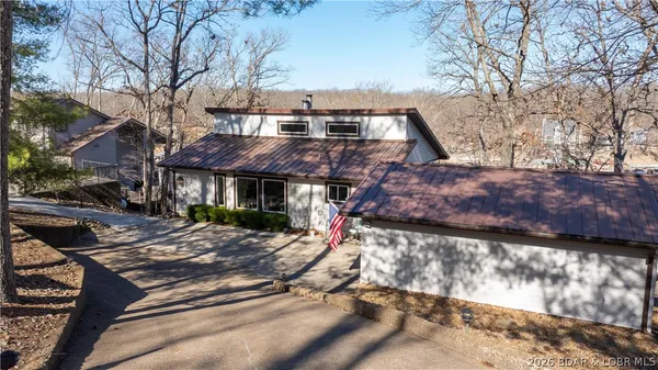 $1,400,000 | 1073 Country Club Drive, Lake Ozark, MO 65049