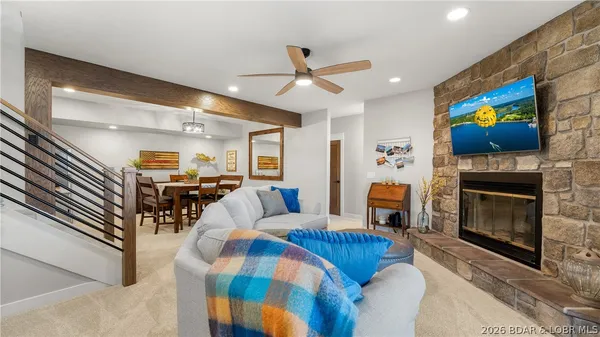 $1,400,000 | 1073 Country Club Drive, Lake Ozark, MO 65049
