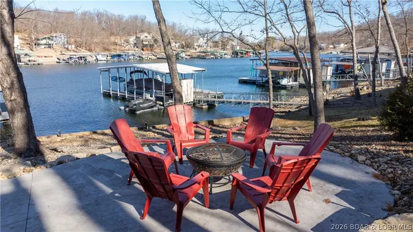 $1,400,000 | 1073 Country Club Drive, Lake Ozark, MO 65049
