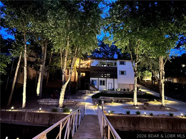 $1,400,000 | 1073 Country Club Drive, Lake Ozark, MO 65049