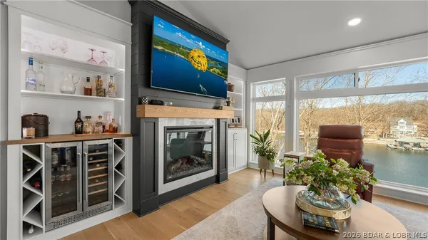 $1,400,000 | 1073 Country Club Drive, Lake Ozark, MO 65049