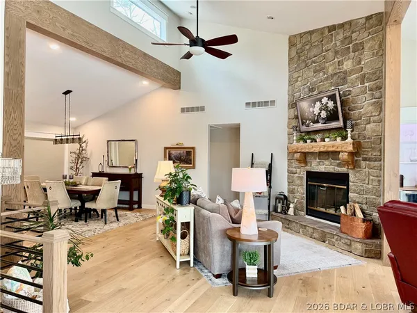 $1,400,000 | 1073 Country Club Drive, Lake Ozark, MO 65049