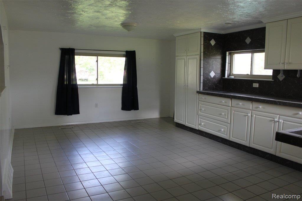 56245 Fairchild Road Macomb, MI 48042 - Photo 6 of 11 IMG_6175.JPG