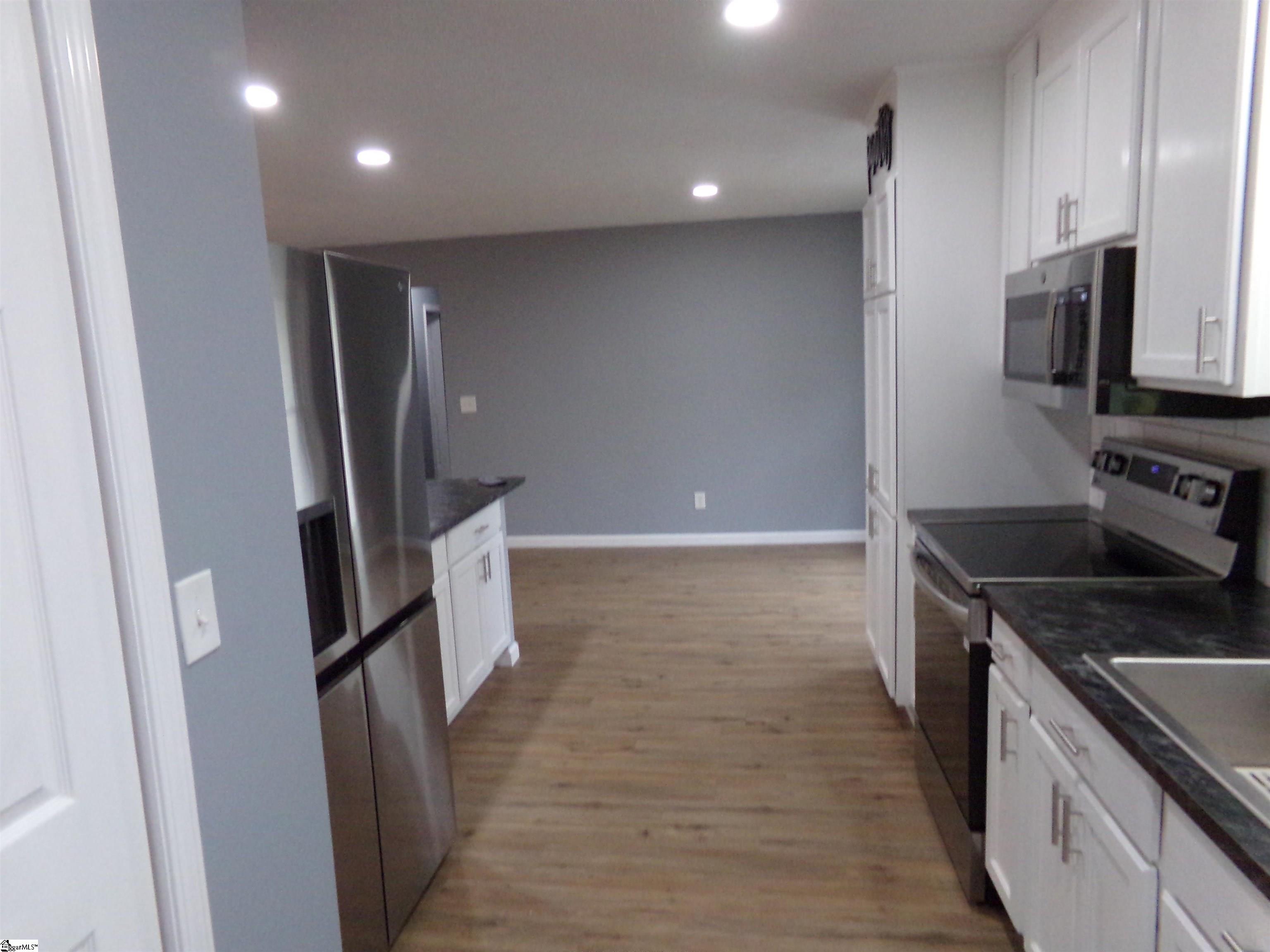 611 Bridwell Road Travelers Rest, SC 29690 - Photo 2 of 19