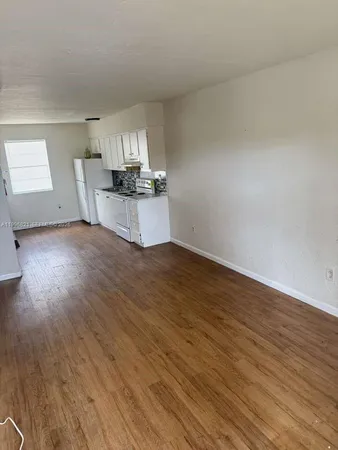 $1,750 | Brownsville, Miami, FL 33142