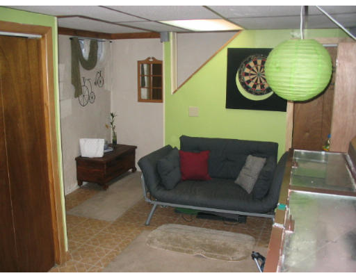 16 Sterling Road Agawam, MA 01001 - Photo 17 of 29 Gallery Image 17