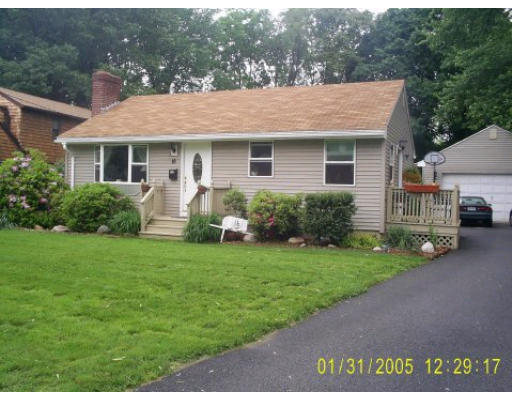 16 Sterling Road Agawam, MA 01001 - Photo 2 of 29 Gallery Image 2