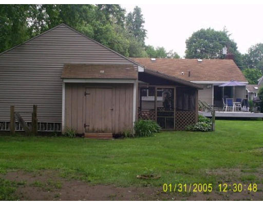 16 Sterling Road Agawam, MA 01001 - Photo 8 of 29 Gallery Image 8
