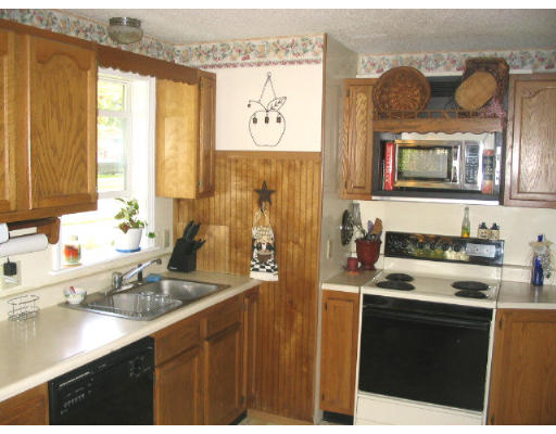 16 Sterling Road Agawam, MA 01001 - Photo 9 of 29 Gallery Image 9