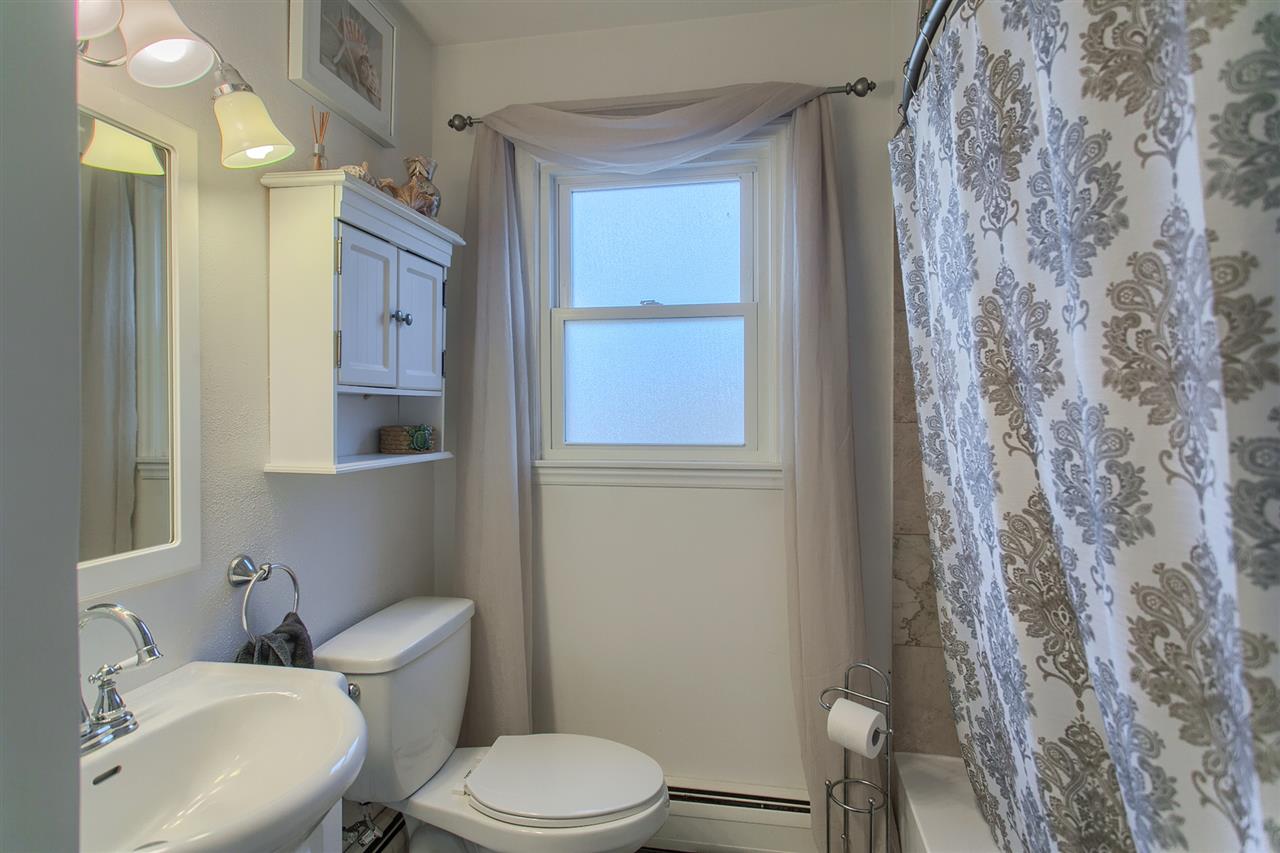 38 Greeley Road Pelham, NH 03076 - Photo 18 of 36