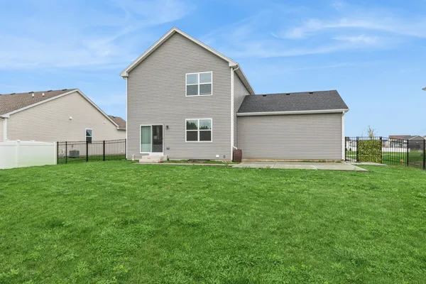 $400,000 | 307 Andrew Drive, Yorkville, IL 60560