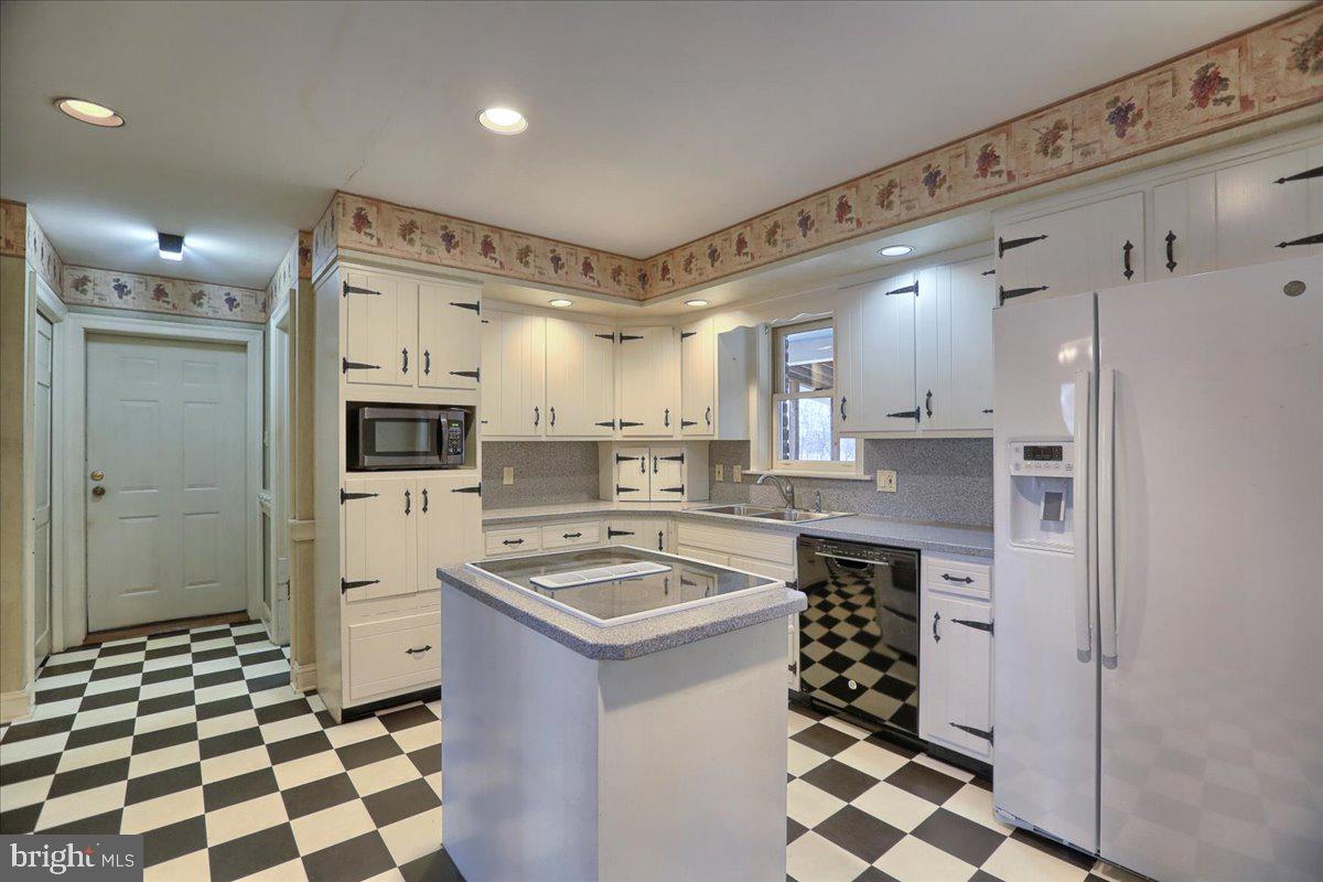 1007 Silver Lake Road Lewisberry, PA 17339 - Photo 19 of 68